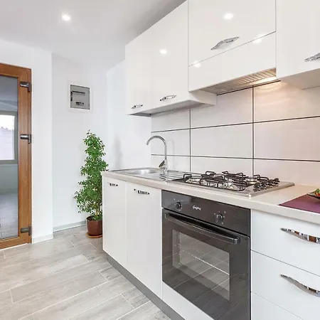 Irene Apartment Porec